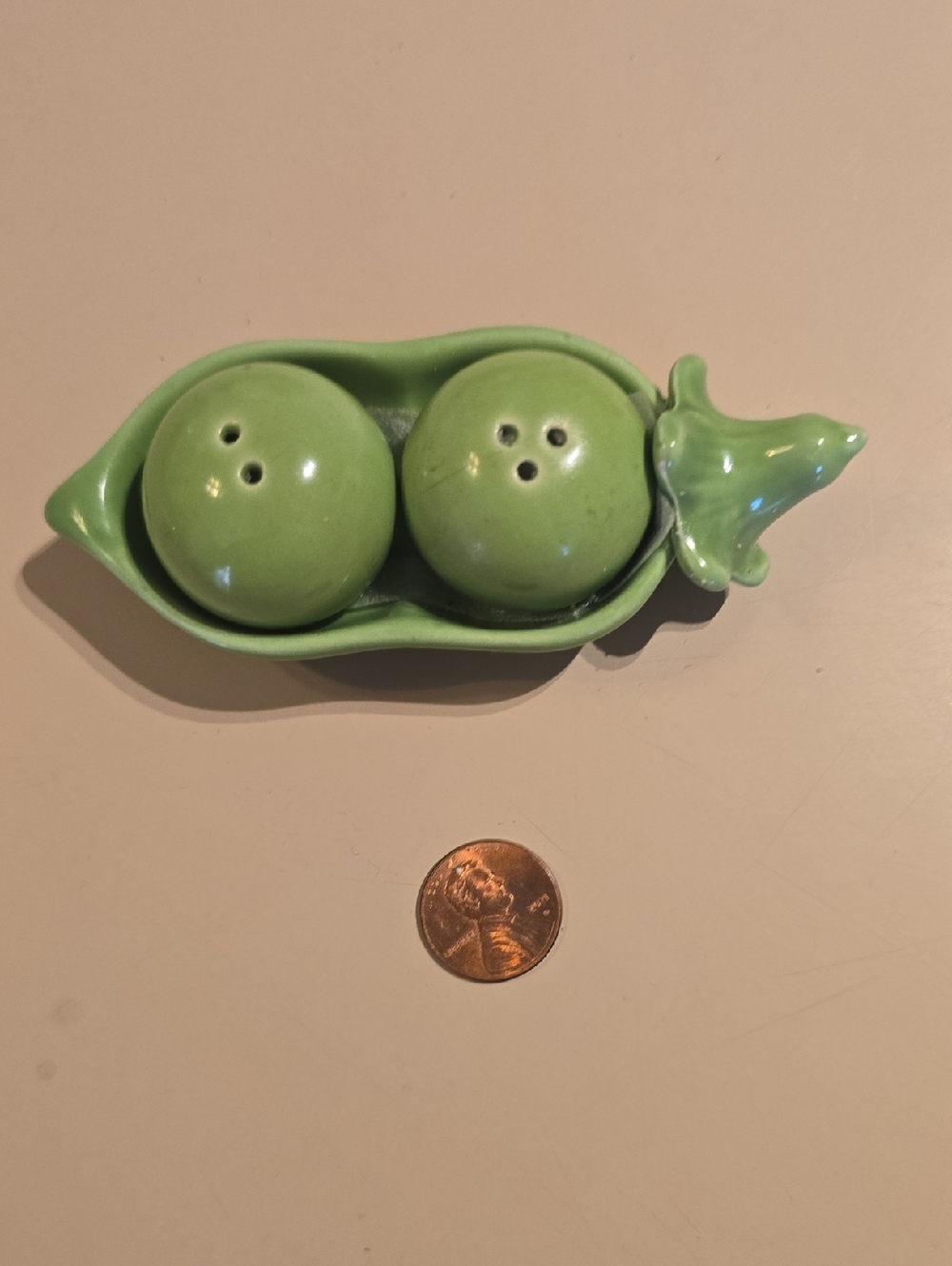 Mini Ceramic Vintage Pea Pod Salt & Pepper Shakers